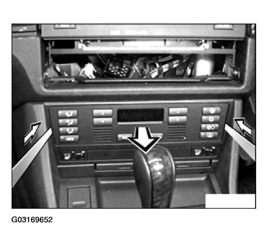 G03169652