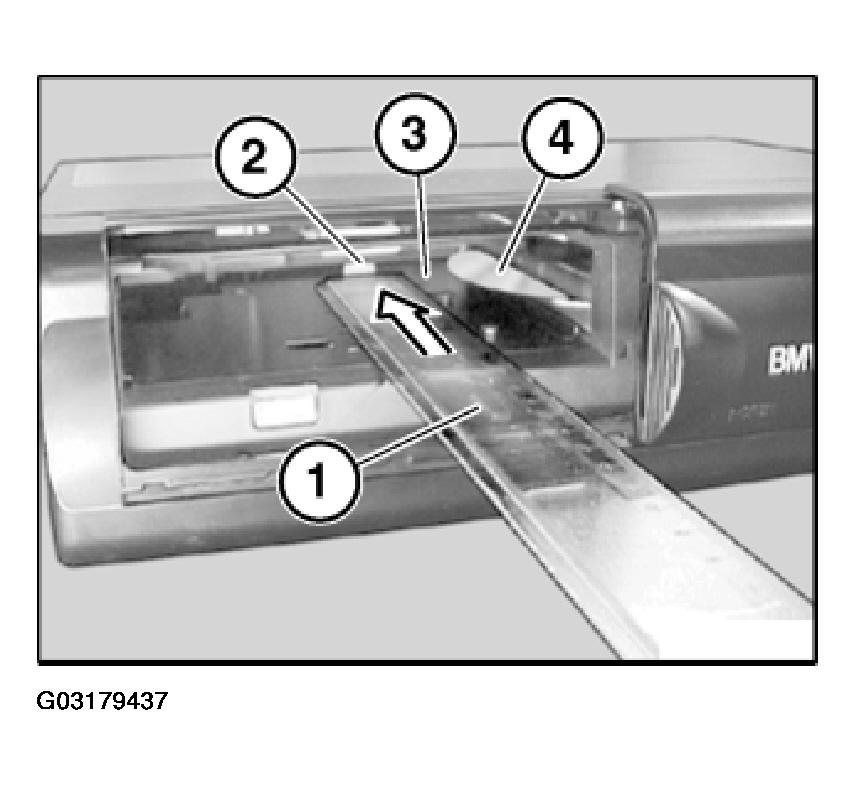 G03179437