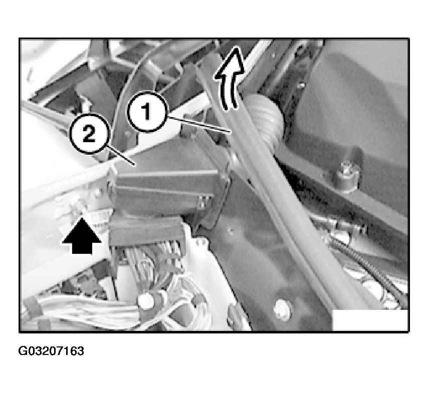 G03207163