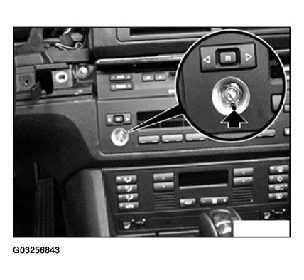 G03256843