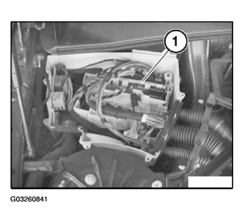 G03260841