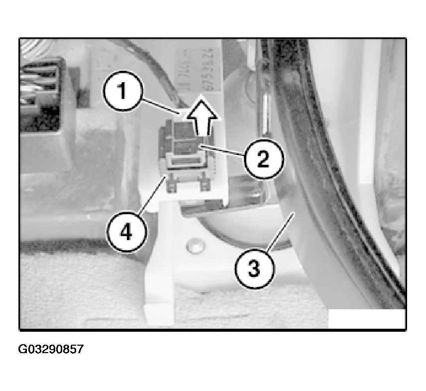 G03290857
