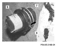 G04633526