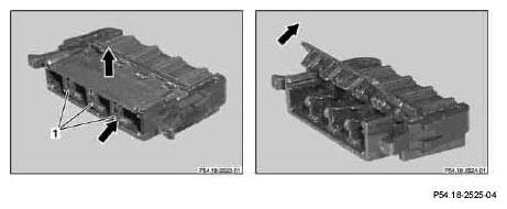 G04713093