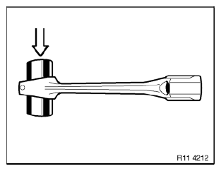 G04725477
