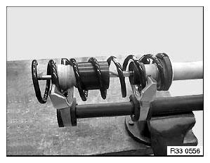 G04742577