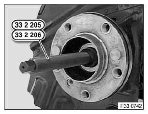 G04745305