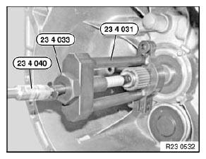 G04754879