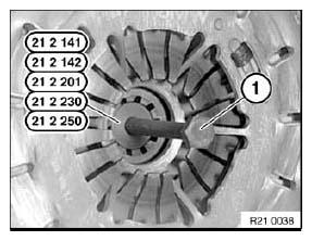G04957312