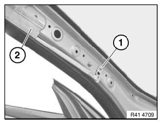 G08476404