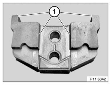 G09836480