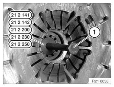 G09837243