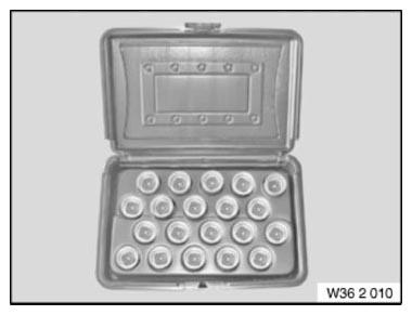 G09838400