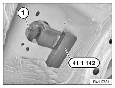 G09838782