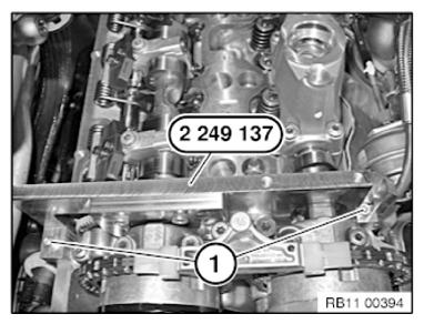 G09874704