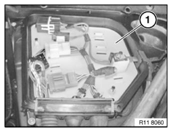 G09875480