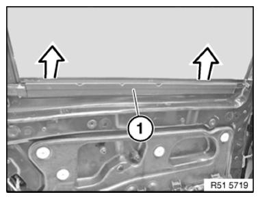 G09879228