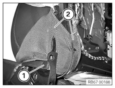 G09879846
