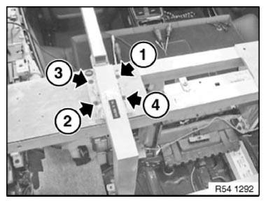 G09894599