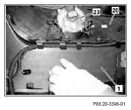 G10241977