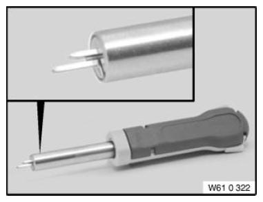 G11011813