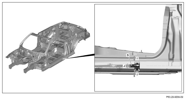 G13022079