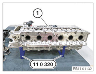G13690304