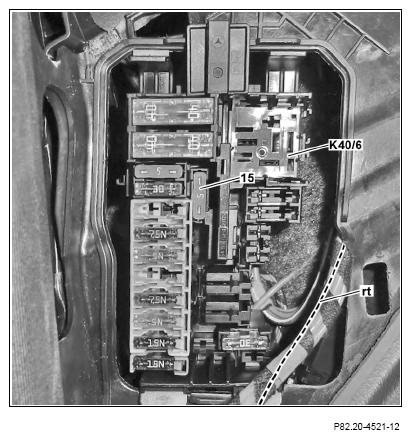 G13774977