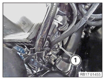 G16021756